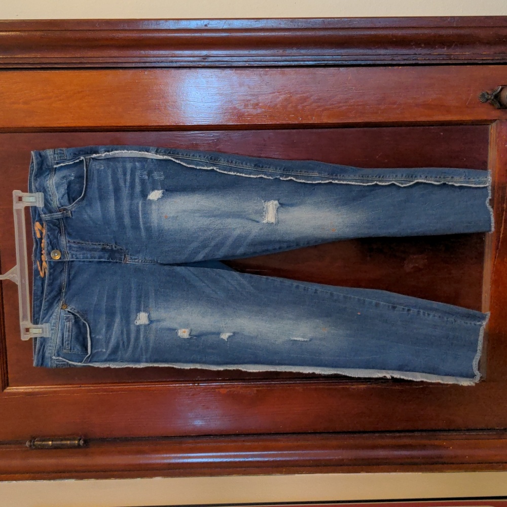 Seven7 Women's size 14 skinny distressed jean